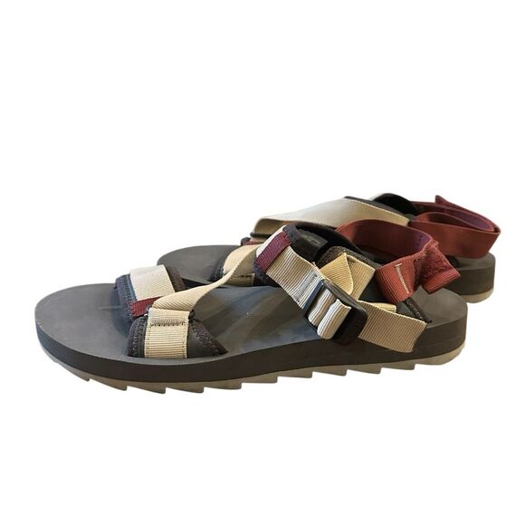 Sandals_&_Flip_Flops